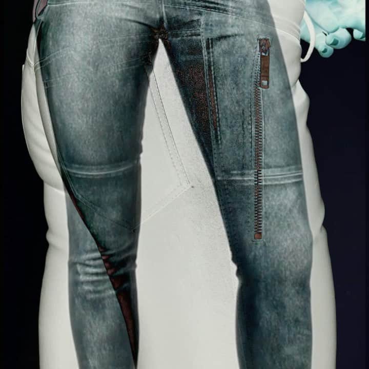 ジトロワのインスタグラム：「HIGH WAISTED LEATHER PANTS FOR WOMEN  featuring our new high leather pants. This new #jitrois collection is dedicated to gamers, whether real or virtual.  Available at 38 faubourg saint-honoré 75008 Paris  Thanks to @clauco2」