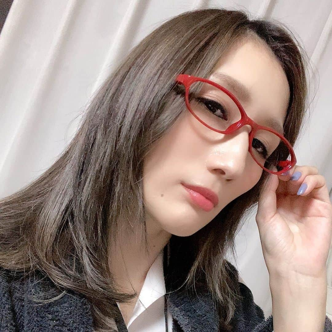 JULIAさんのインスタグラム写真 - (JULIAInstagram)「♡ Good night 🤓 晚安😘」2月5日 2時00分 - julia_cmore_official