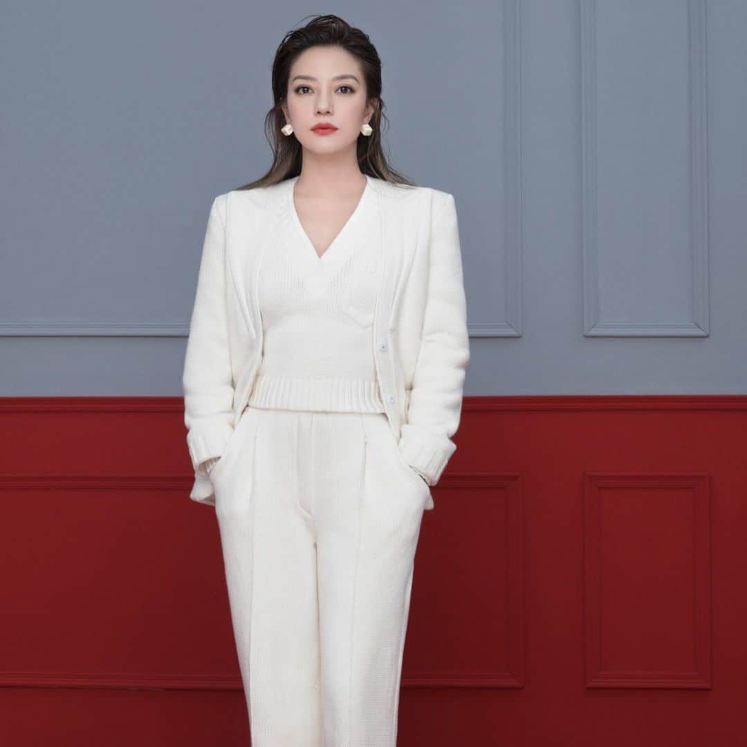 Fendiのインスタグラム：「Captivating and powerful – @vicki_zhaowei wears the #FendiSS21 total look in the new #FendiPeekaboo campaign.」