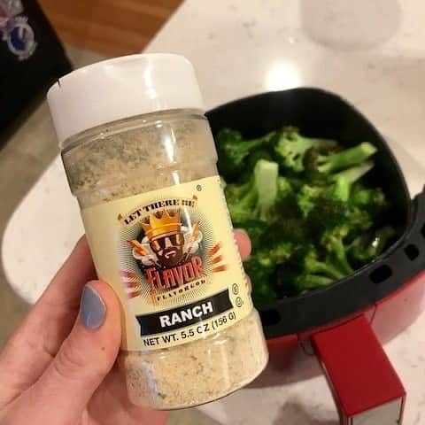 Flavorgod Seasoningsさんのインスタグラム写真 - (Flavorgod SeasoningsInstagram)「Have you tried Ranch Seasoning and Brocolli!?⁠ -⁠ 📷: @bodybybrandt⁠ -⁠ Add delicious flavors to your meals!⬇️⁠ Click link in the bio -> @flavorgod  www.flavorgod.com⁠ -⁠ Flavor God Seasonings are:⁠ ➡ZERO CALORIES PER SERVING⁠ ➡MADE FRESH⁠ ➡MADE LOCALLY IN US⁠ ➡FREE GIFTS AT CHECKOUT⁠ ➡GLUTEN FREE⁠ ➡#PALEO & #KETO FRIENDLY⁠ -⁠ #food #foodie #flavorgod #seasonings #glutenfree #mealprep #seasonings #breakfast #lunch #dinner #yummy #delicious #foodporn」2月5日 2時02分 - flavorgod