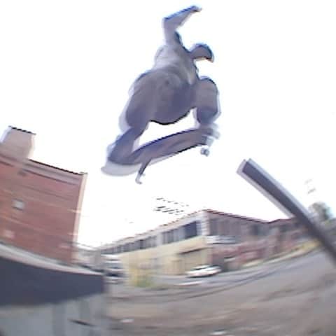 スラッシャーのインスタグラム：「👉🏾 @johnshanahanz jumps into a jam and onto a monument 🕷 ROUGH CUT playing on all Thrasher channels 📡」