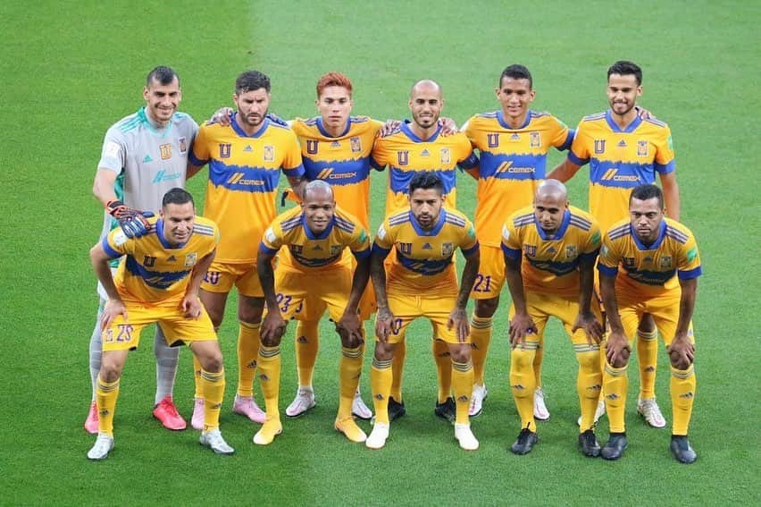 ディエゴ・レジェスのインスタグラム：「A semifinales!! Gran esfuerzo de todo el equipo !! Vamooos carajooo!! @clubtigresoficial 💪🏽🐯」
