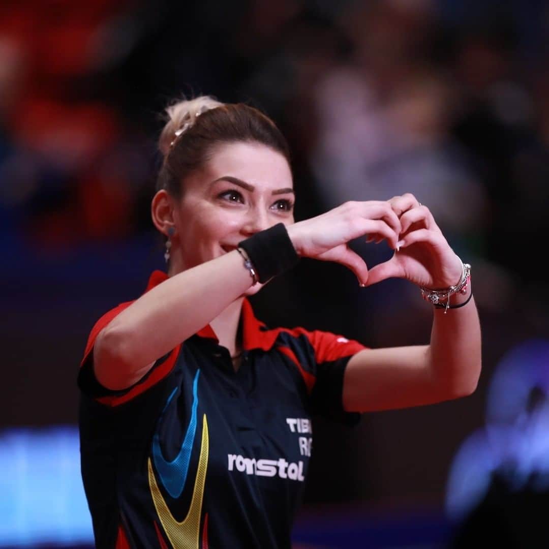 ITTF Worldさんのインスタグラム写真 - (ITTF WorldInstagram)「😱❤️ Is this the most memorable celebration by a female #TableTennis player❓  Bernadette Szocs won the Europe Top 16 Cup #OnThisDay in 2018 🇷🇴💥🏆」2月5日 2時22分 - wtt