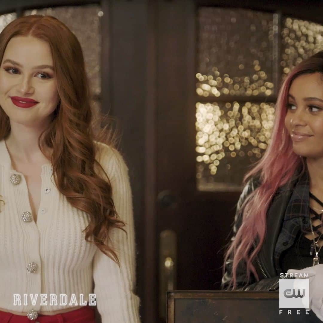 The CWのインスタグラム：「Last day of high school. Stream a new episode now on The CW! #Riverdale」