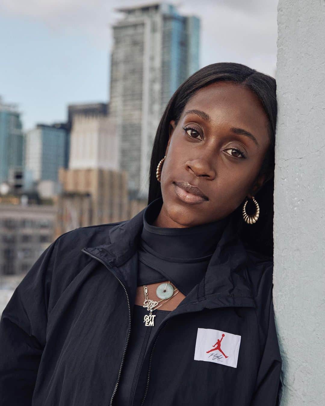 Jordanのインスタグラム：「The Women’s Collective series emphasizes the power of community and activism. Four incredible women share with us their work within local communities and give their thoughts on the new Jordan Flight Essentials collection.  Read the stories behind these four women at the link in our bio.」