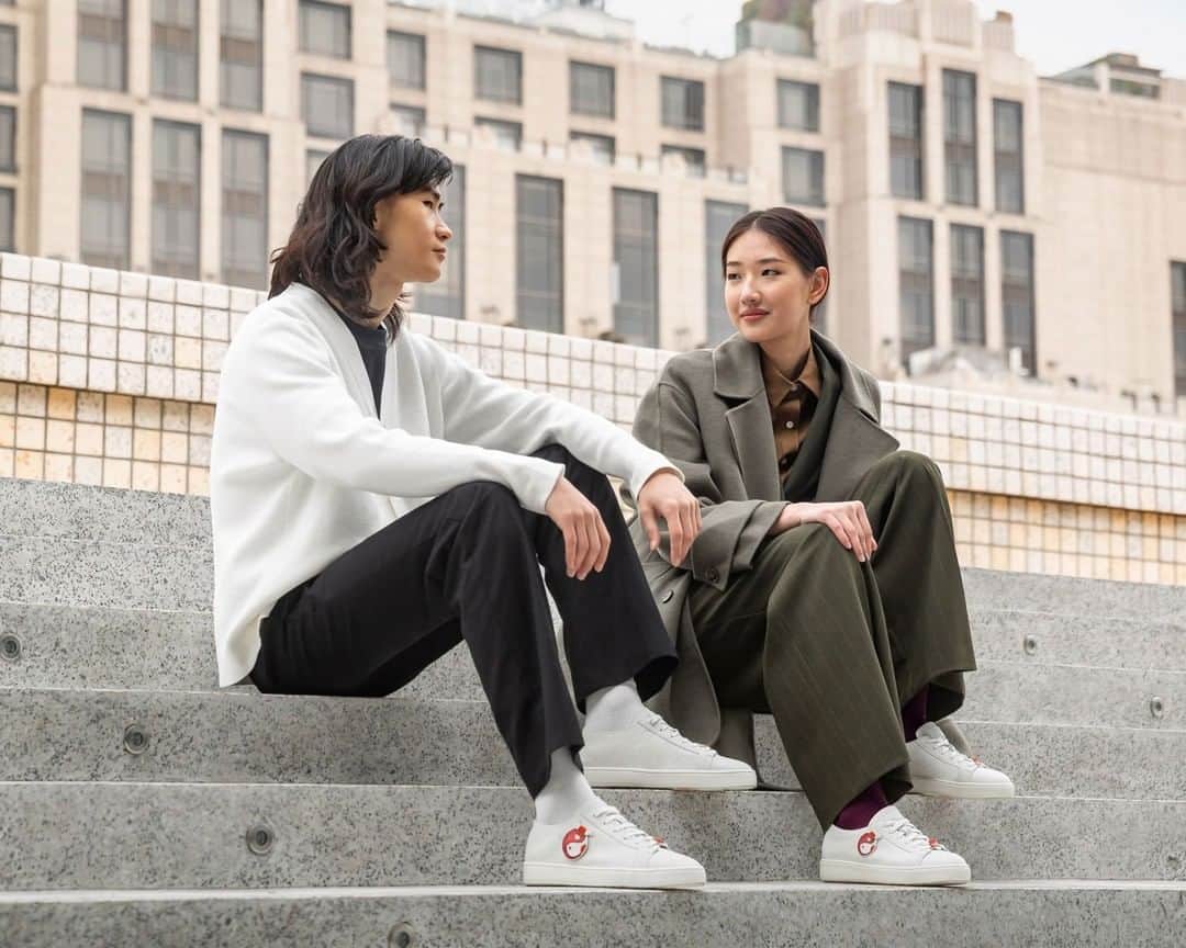 サントーニのインスタグラム：「Introducing our latest capsule collection that celebrates the #YearoftheOx. Let's spread a joyful and positive message with style and sophistication!   Discover the collection through link in bio.  #Santoni」