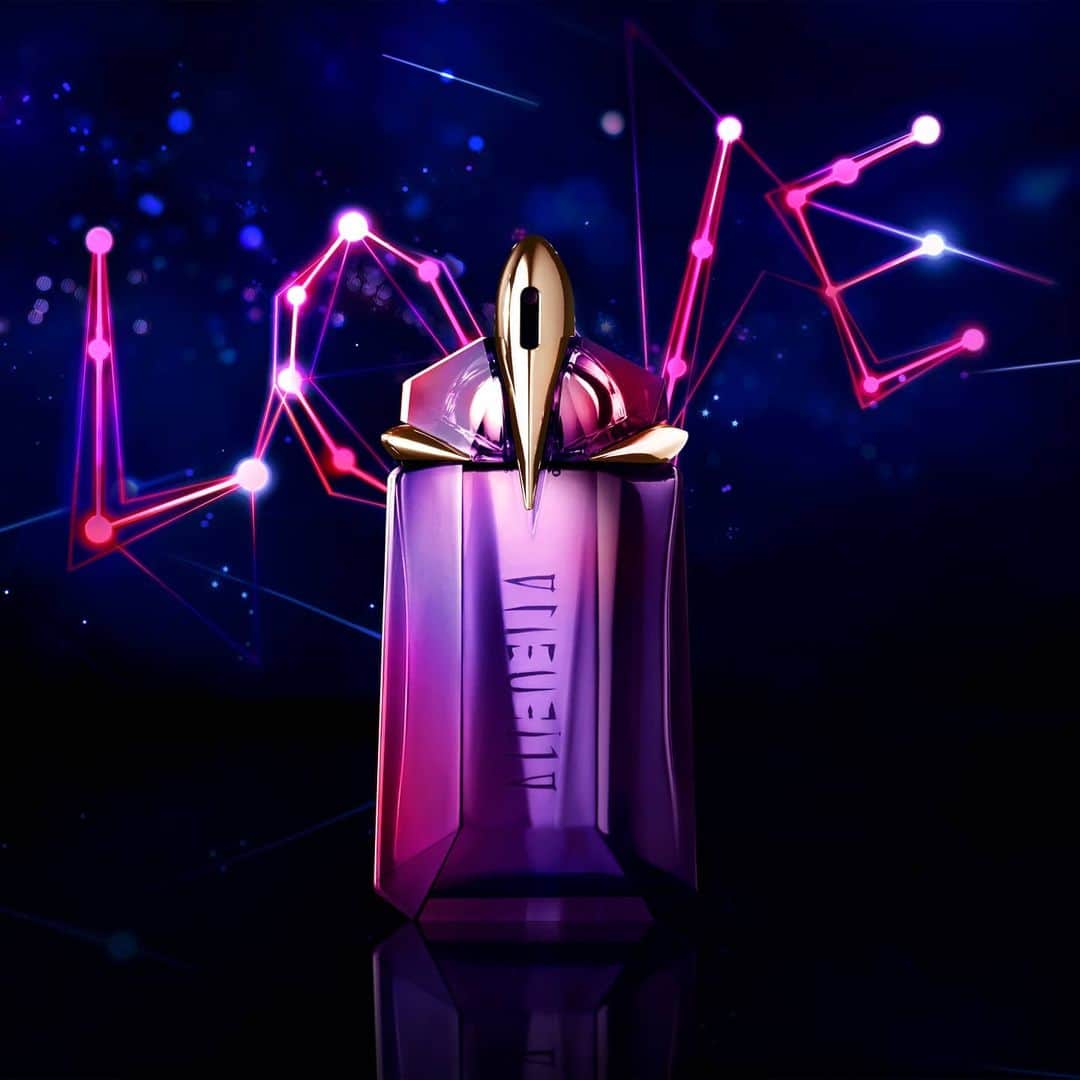 ミュグレーのインスタグラム：「Unlock the mysteries of love thanks to our extraordinary talisman ALIEN. Spray around this voluptuous Cashmeran to transcend and radiate the energy of Love. #MuglerMatchmaker #MuglerAlien #BeExtraordinary #Heavenlylove」