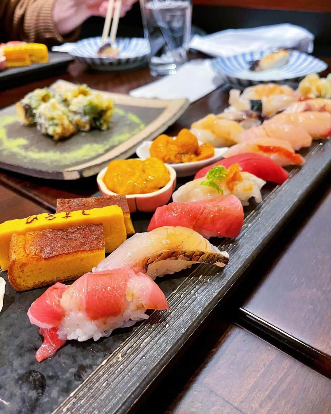 Marycakeのインスタグラム：「if i had to choose one food to eat for the rest of my life 🍣👄🍣 wby?」
