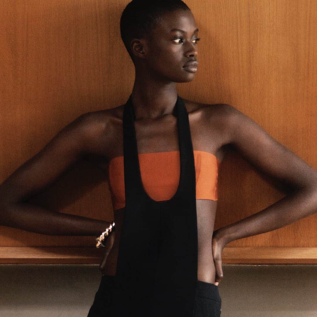 エルメスのインスタグラム：「Moving sensuality.  #SpringSummer2021 #Hermes #HermesFemme」