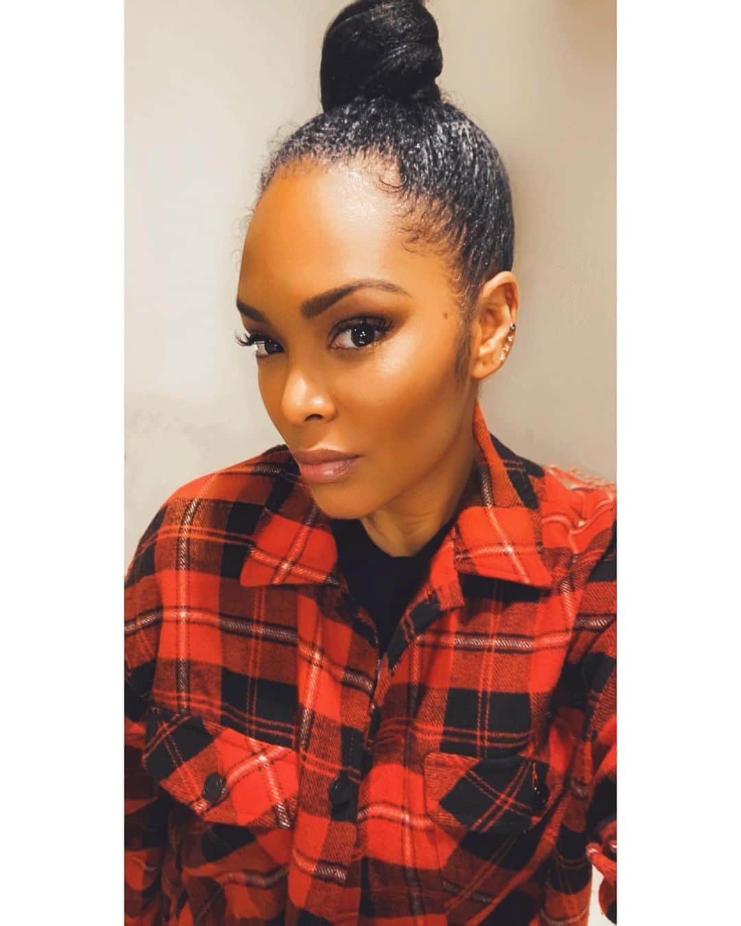 キーシャ・エップスのインスタグラム：「“I refuse to accept the view that mankind is so tragically bound to the starless midnight of racism and war that the bright daybreak of peace and brotherhood can never become a reality… I believe that unarmed truth and unconditional love will have the final word.” - Martin Luther King  #TheGreat」