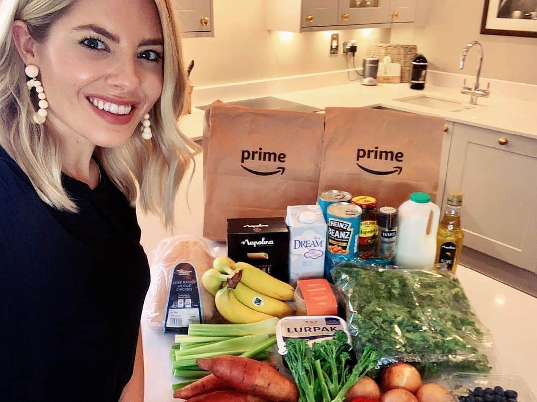 Mollie Kingさんのインスタグラム写真 - (Mollie KingInstagram)「You might've seen over the last few months I've really been relying on Amazon Fresh as my go-to when ordering my weekly food shop.  It makes food shopping so quick and easy, especially for someone like me who isn't the most organised! They have such a good selection to choose from and Prime members can get free same-day delivery on orders over £40 @amazonfreshuk @amazonuk #amazonfreshuk #amazonuk #deliveringsmiles #AD」2月5日 2時59分 - mollieking