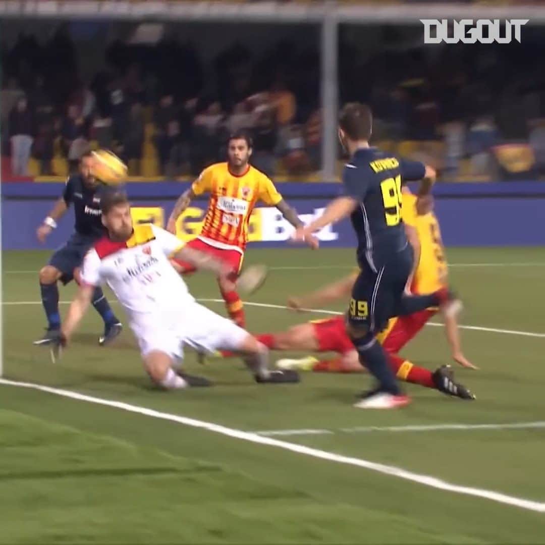 UCサンプドリアのインスタグラム：「📽 L'ultimo gol blucerchiato in #BeneventoSamp porta la firma polacca di Dawid #Kownacki. 🇵🇱   Rivediamolo nel #Classic di @officialdugout.」