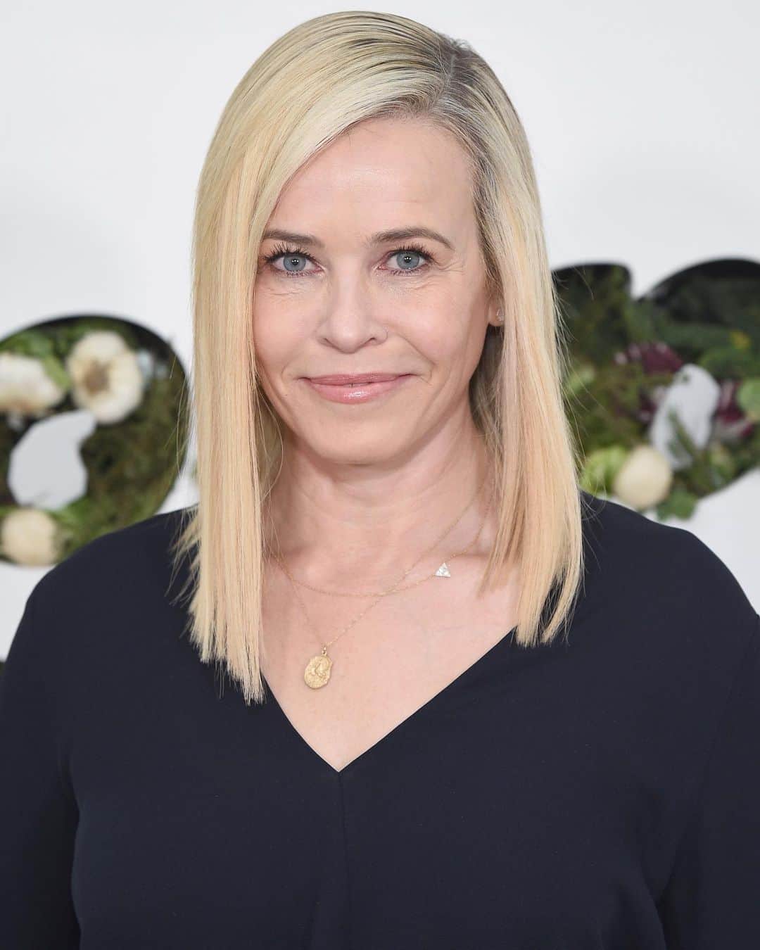 Just Jaredさんのインスタグラム写真 - (Just JaredInstagram)「Trigger warning: Jeffrey Epstein. Chelsea Handler admitted she once went to dinner at Epstein’s home and revealed which other celebrities were in attendance. Tap this pic in the LINK IN BIO for her quotes.  #ChelseaHandler Photo: Getty」2月5日 3時17分 - justjared