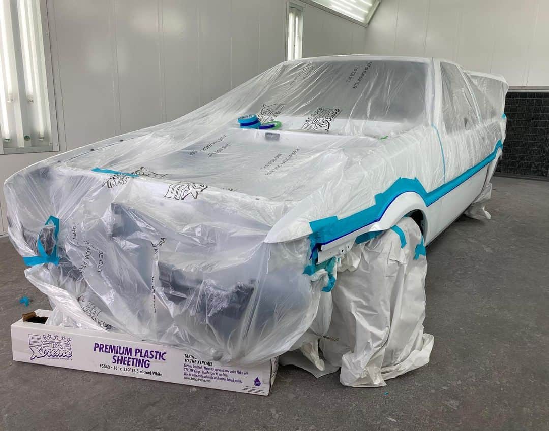 スティーブのインスタグラム：「I bet you can probably guess what color @vividautobody is painting on the AE86 initial d project car next 🐼 ?? If you haven’t been following this project on my YouTube channel you should!! This car has come a long long way and once the paint is done it’s back to @ivansperformanceshop for a bad ass engine build!! Please follow and subscribe to StevesPOV for lots of fun stuff to come.  今度の日曜日のハチロク動画をお楽しみに！🐼」