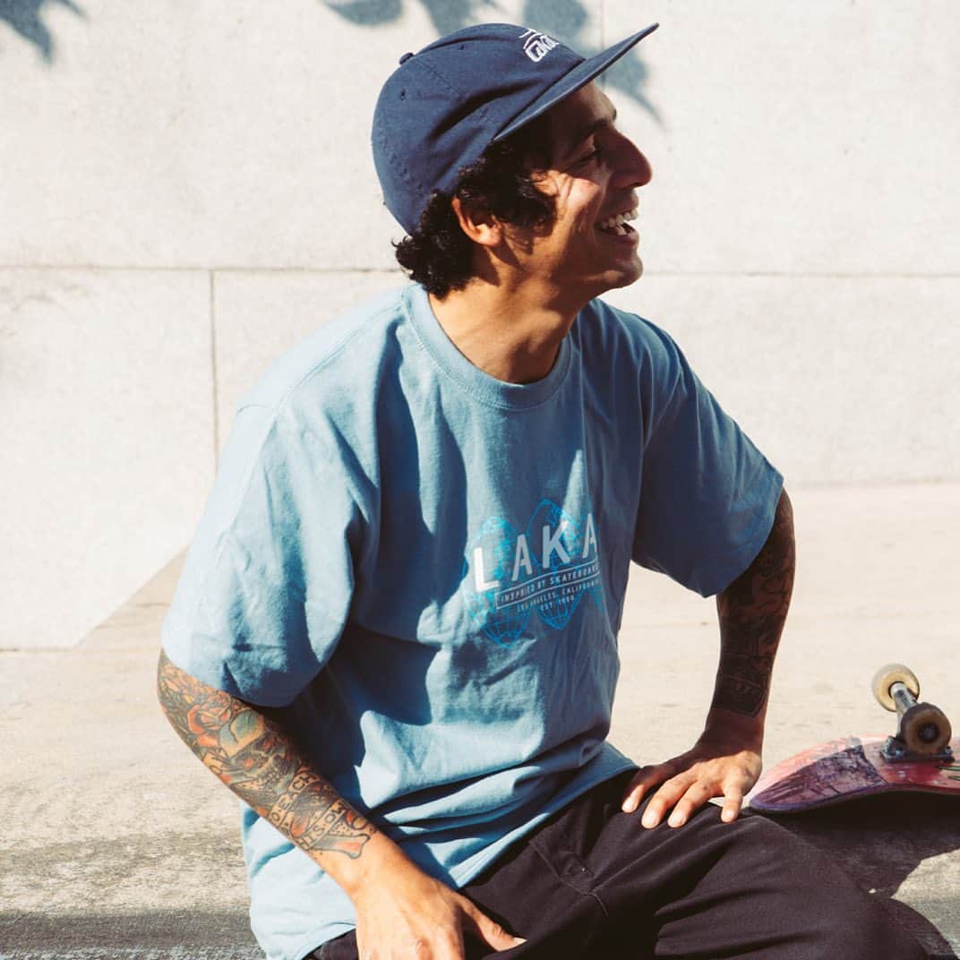 のインスタグラム：「@yonniecruz in the Universal Tee Available now at shops world wide and Lakai.com #Lakai #TheShoesWeSkats」