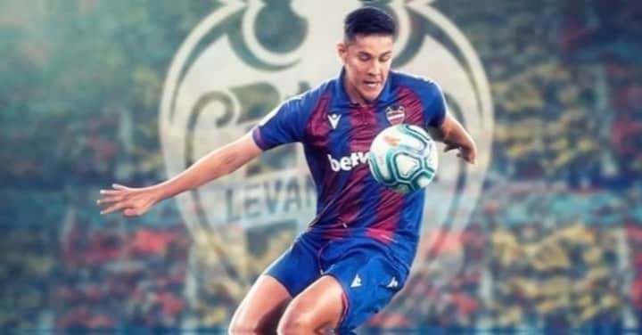 オスカル・デュアルテのインスタグラム：「Copa Del Rey 👑 @levanteud 🐸   🎥  @eduardoquieroselproductor 🔝👌🏼」
