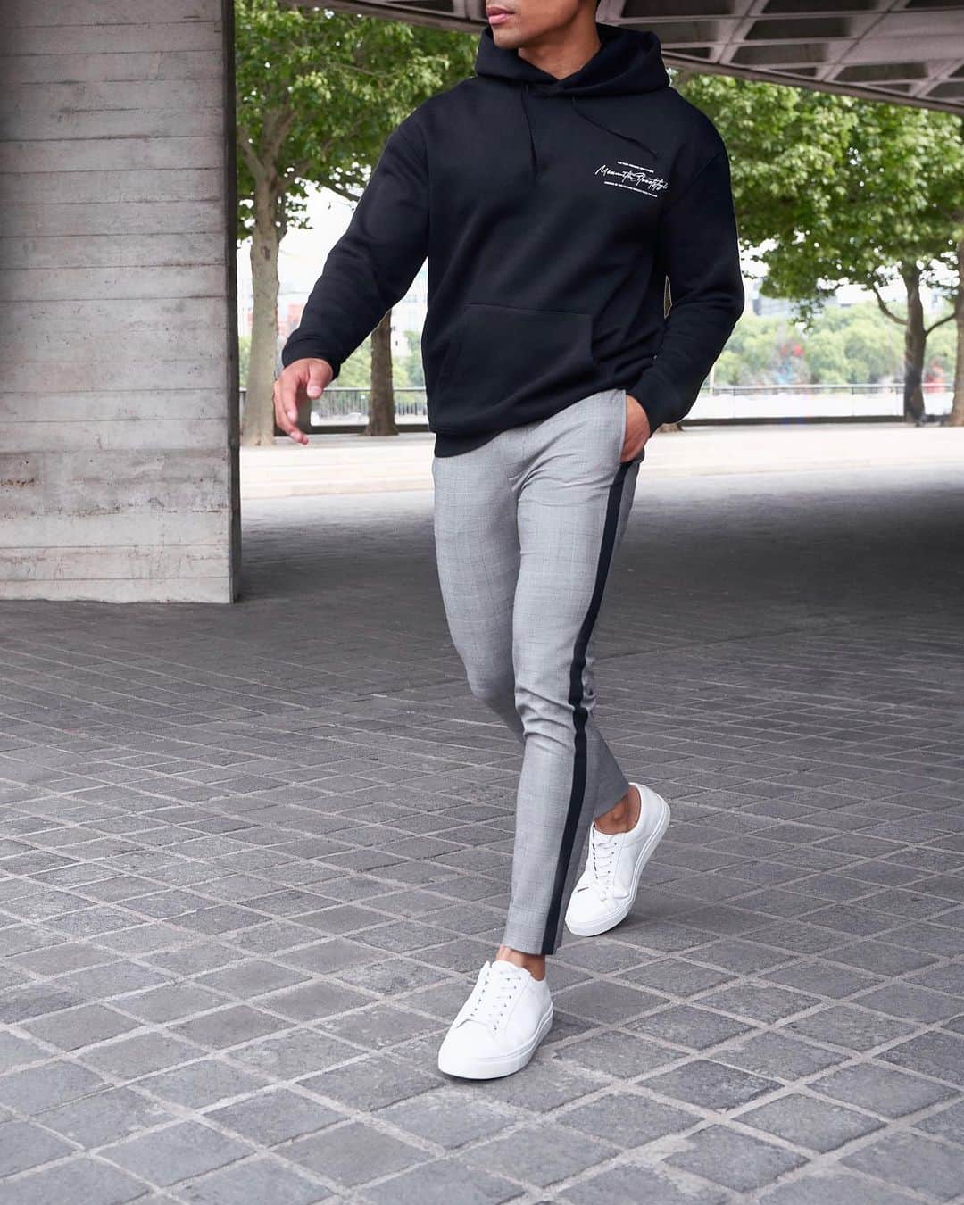 Men Withのインスタグラム：「Who managed to buy this hoodie or trousers from the #MenWithxHM collaboration? 🙌🏽」
