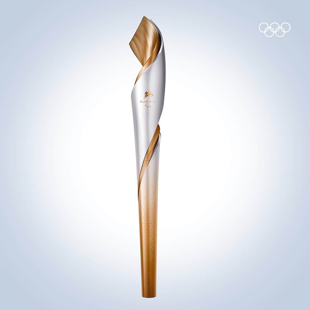 オリンピックさんのインスタグラム写真 - (オリンピックInstagram)「The torches of the #Beijing2022 Olympic and Paralympic Winter Games have been revealed as we mark one year to go! 🔥❄️⁠⠀ ⁠⠀ The designs of both torches have echoes of the main cauldron design from the Beijing 2008 Summer Games. ⁠⠀ ⁠⠀ Hit the link in bio to find out more. ⁠⠀ ⁠⠀ #StrongerTogether #1YearToGo」2月5日 4時01分 - olympics