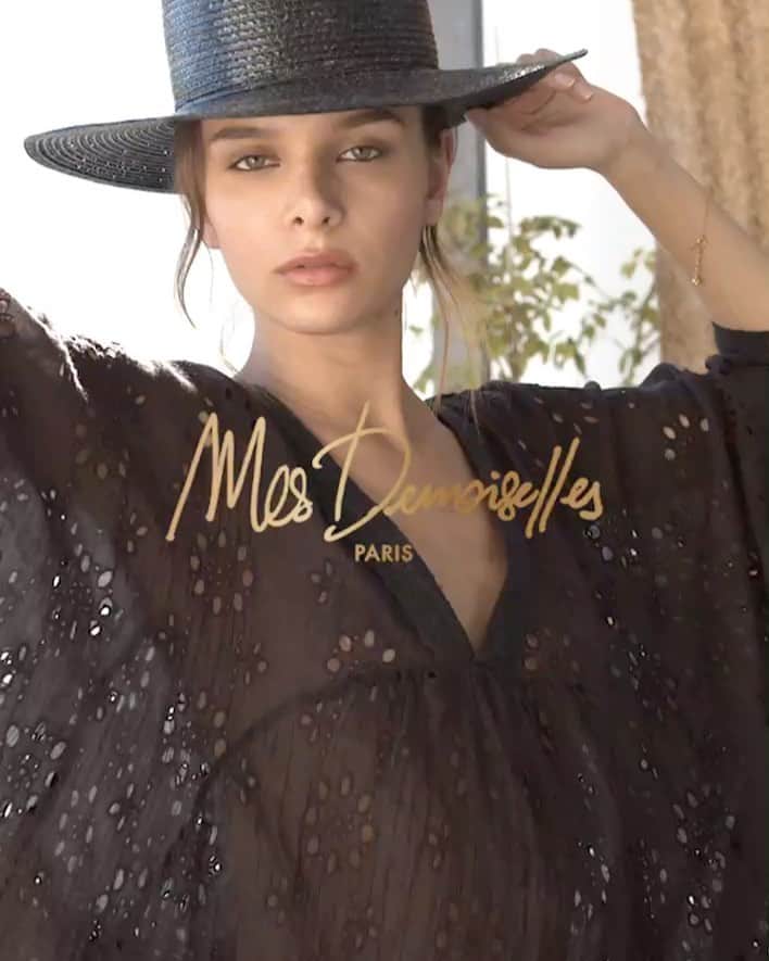 メドモアゼルのインスタグラム：「Spring Summer 21 collection  your favourite Dress Beaurevoir  mesdemoiselllesparis.com  #mesdemoisellesparis #Springsummer21」
