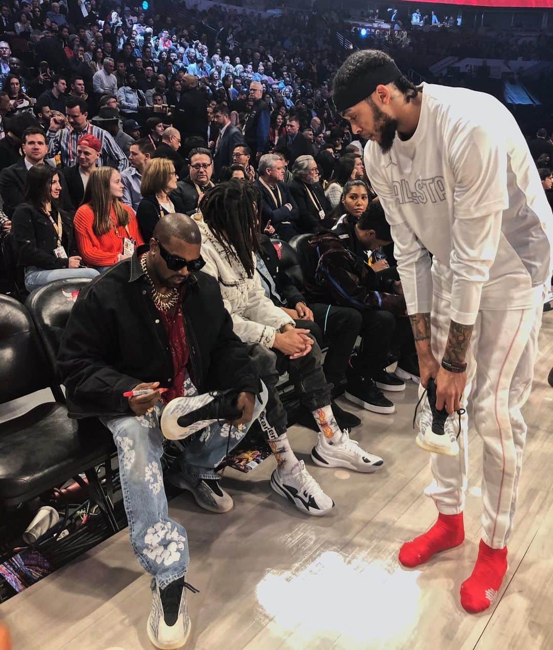 Nice Kicksさんのインスタグラム写真 - (Nice KicksInstagram)「The 2021 #AllStarGame is set to be played on March 7. 🌟 Here’s some of the best sneaker moments from last years #AllStarWeekend in Chicago.」2月5日 4時05分 - nicekicks