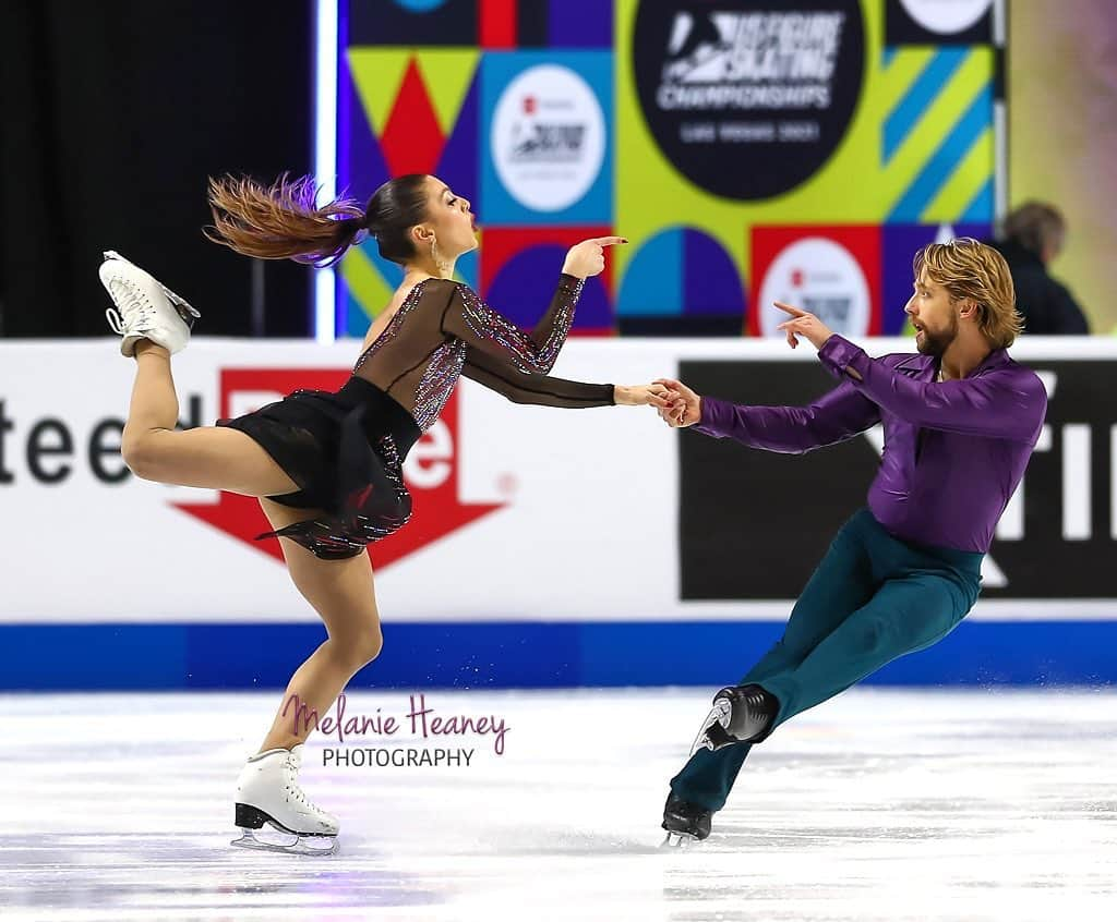 ケイトリン・ホワイエクのインスタグラム：「Did someone say only 1 more year??! Eyes on #beijing2022 👀 . . . #hawayekbaker #icedancer #icedance #iceskating #figureskating #usfigureskating #teamusa #athlete #roadtobeijing #beijingolympics #olympics #sports #skating #dance #olympicdream」