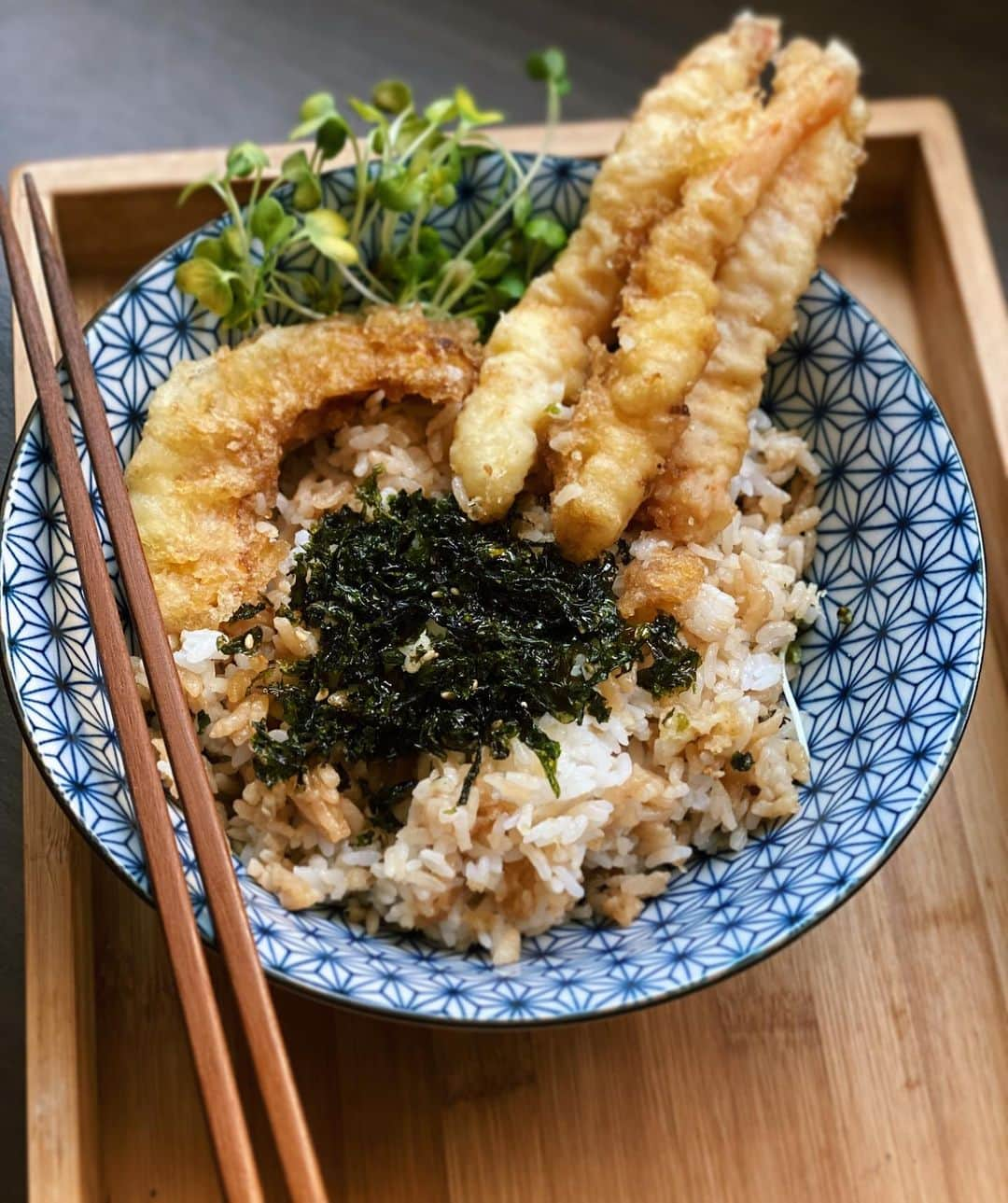 Antonietteのインスタグラム：「Tempura Thursdays! 🍤 This shrimp tempura donburi from @chopstixconvoy has always been my go-to since my college days when my Japanese foreign exchange student friend first brought me here.  We used to spend hours in their comfy booths studying for exams while I milked on my one can of Calpico water as she sipped on her green tea, and sometimes, that was the only thing we had! I’m surprised we were never never kicked out! 😳 This dish brings back so many pre-internet/technology memories. I’m glad I can take my favorite dish to-go, because this dish hits the spot after long work days when I’m totally fried. 😆」