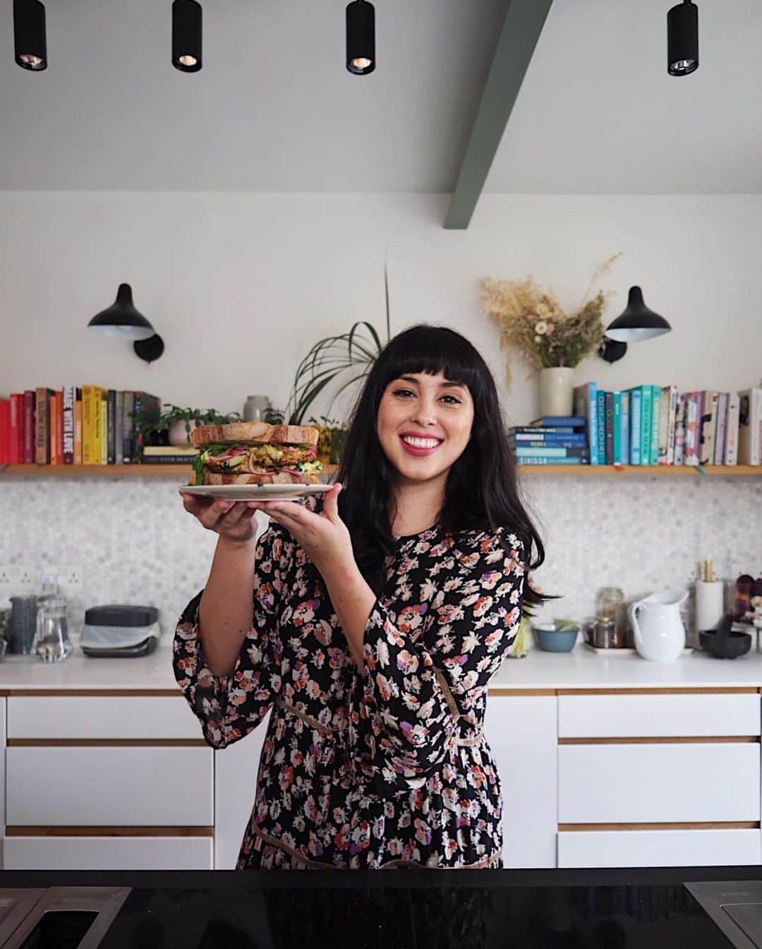 バイティモのインスタグラム：「Always love seeing this amazing girl in our dresses @melissa.hemsley - you are beautiful and we love everything that you do 👩🏼‍🍳 🌱 🥒 ! #bytimo #youarebeautiful」