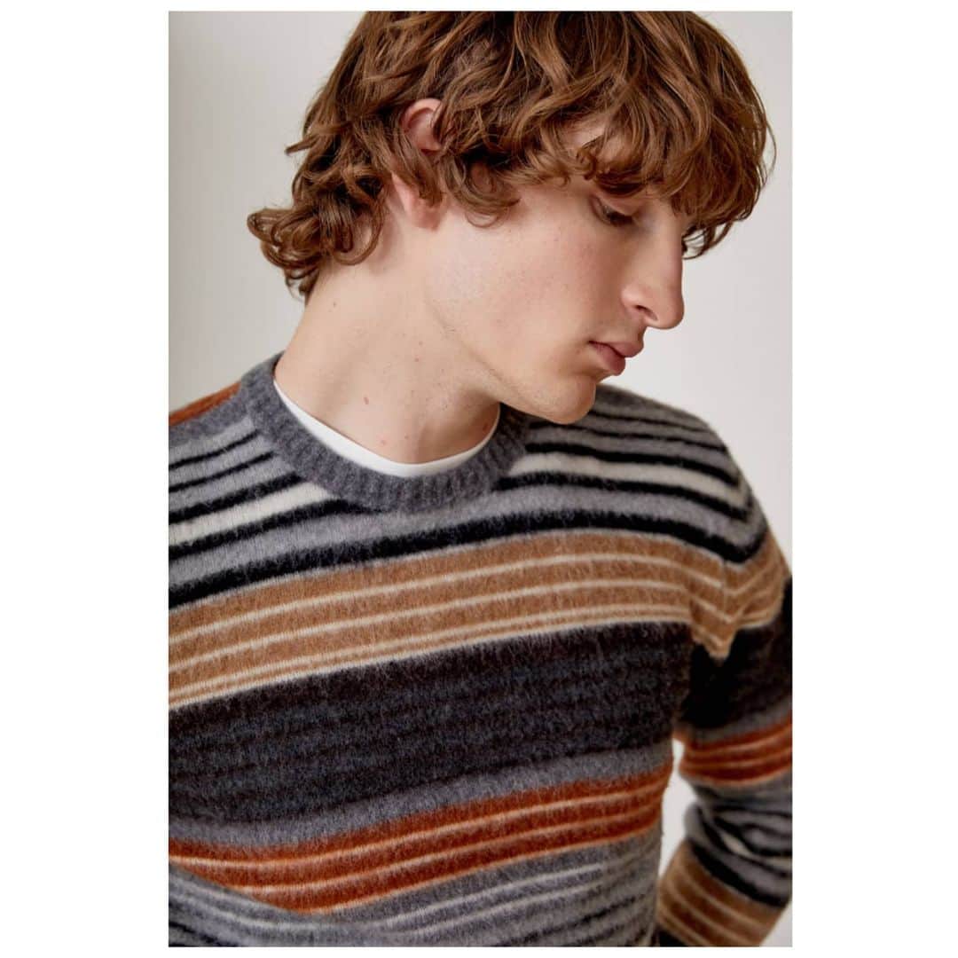 アルテアのインスタグラム：「Altea FW20  Brushed wool multi stripe crewneck. Made in Italy. The look of a classic shaggy dog brushed shetland, with none of the itchy.   #alteamilano #knitwear #madeinitaly」
