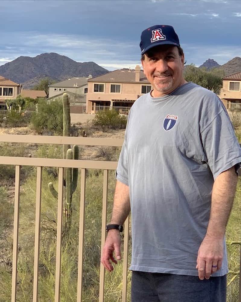 マリブシャツのインスタグラム：「Jules wearing the HAWAII HIGHWAY 1 MEN'S T- SHIRT 👕We love hearing from our customers! 🤙🏼」