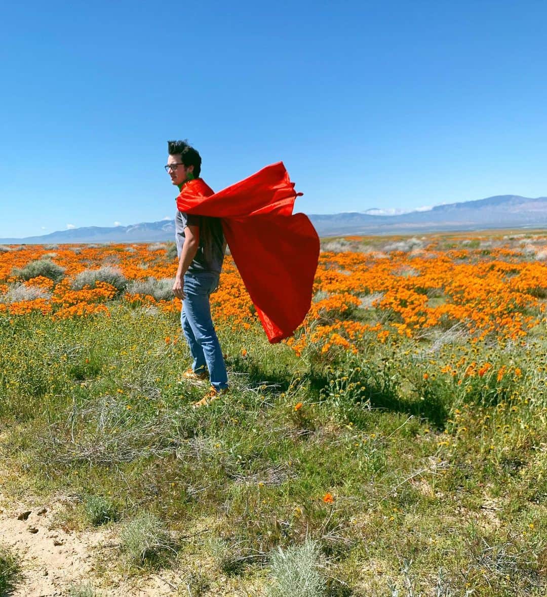 ジョーイ・ブラッグのインスタグラム：「THIS is why I always have a spare Superman cape in the trunk.」