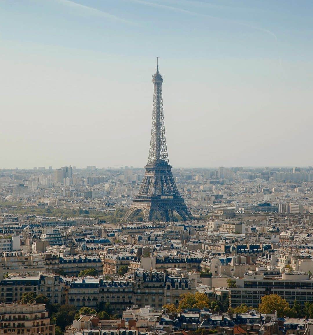 The Peninsula Hotelsさんのインスタグラム写真 - (The Peninsula HotelsInstagram)「The Eiffel Tower in all its glory. 📷 via @amour.etc.⁣ ⁣ ⁣ ⁣ ⁣ #luxuryexperience #fivestarhotel #paris #parishotel #paristravel #luxurytravel #parisarchitecture #eiffeltower」2月5日 5時11分 - peninsulahotels