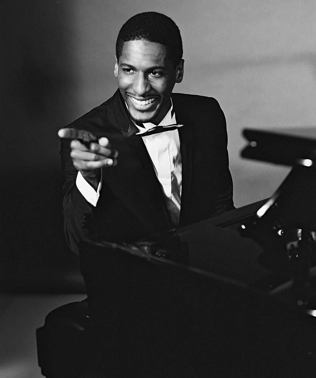 ブルース・ウェーバーのインスタグラム：「Congratulations to @jonbatiste on your Golden Globe nomination and your two NAACP Image Award nominations! It’s nice to see somebody we believed it “way back when” doing so well.」