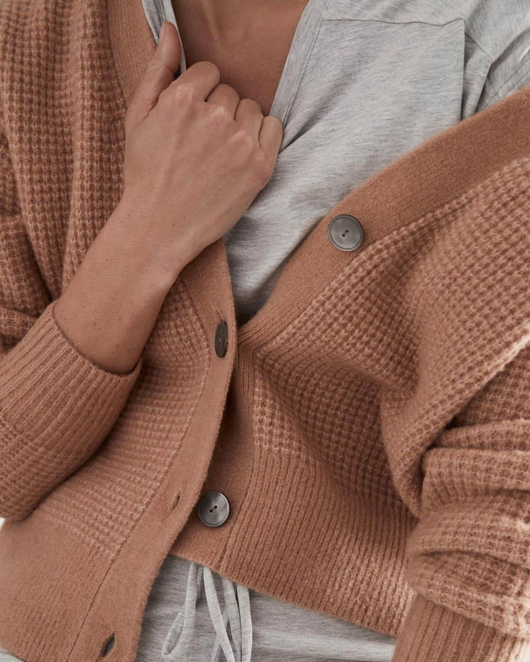 Banana Republic のインスタグラム：「Start your days in our favorite Aire Waffle-Knit Cardigan Sweater produced with the softest fabric that feels light as a cloud. ☁️」