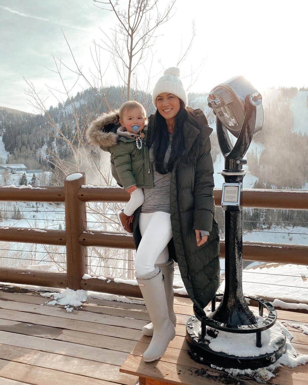 Bianca Cheah Chalmersさんのインスタグラム写真 - (Bianca Cheah ChalmersInstagram)「They said long road trips with our little one will be hard. He’ll cry, he’ll be restless and he’ll get bored in his rear facing seat. But here we are, on our 6th road trip cruising along, with him totally loving the ride. Our first road trip with Oliver was when he was just 8 weeks old which was the longest one at 10 hours in the car 😩 (supposed to be 6 hours). It was hard for us all and we vowed to never travel with him after that, but it was that first trip that we learned a lot of what NOT to do, and what TO do the right way. Road trip adventures is at the heart of our family and something that we all really enjoy, so we worked out what works for Oliver. I’d heard so many stories of parents who suddenly stopped travelling because of their little ones and how it all became way too hard — I hear you! But after a lot of trial and error it’s become a breeze. Not sure if this helps any other parents, but something that I ALWAYS do on road trips is I actually sit in the back seat with him, and tilt his car seat back so it’s reclined (a tip that the car seat expert gave me which works a treat). That way I can still feed him easily, play with him, monitor him for any uncomfortable cues and help him to sleep. Also being prepared is key, having a bag stocked with snacks, toys, milk and water, nappies/ diapers on hand and a mirror fitted to the back seat so he can still watch the world pass by has also helped a lot. Realistically, I think if I wasn’t sitting in the back seat with him, then our road trips would be a little more challenging — but I love sitting next to him while we travel and he loves it too. So here’s to plenty more on the road together.」2月5日 5時45分 - biancamaycheah