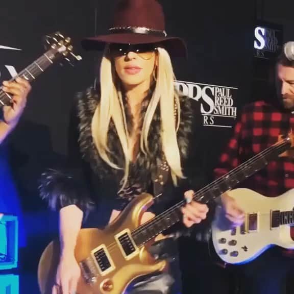 のインスタグラム：「Missing playing shows a lot today .. this was prob one of the last I played with @garywgrainger @greg.grainger_ggdrummer @bryan_ewald @prsguitars #namm #howdoyousleep .. I’m making my new album in March and I can’t wait ✌🏻」