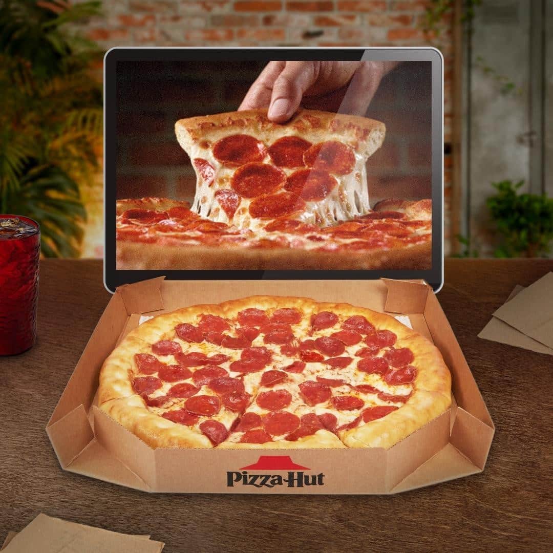 Pizza Hutのインスタグラム：「When we say ‘box office’ this is what we mean 🎥 🍕」