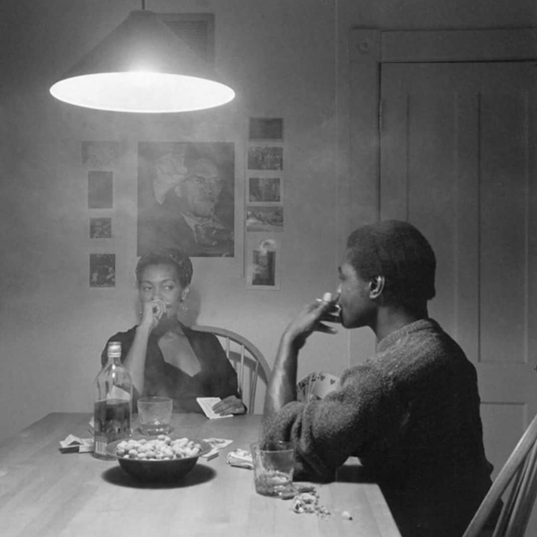 のインスタグラム：「#repost @bombmag "In one way or another, my work endlessly explodes the limits of tradition. I’m determined to find new models to live by. Aren’t you?" —Carrie Mae Weems  From the Archive: @carriemaeweems by @dawoudbey.   Untitled from the Kitchen Table Series, 1990, silver print.」