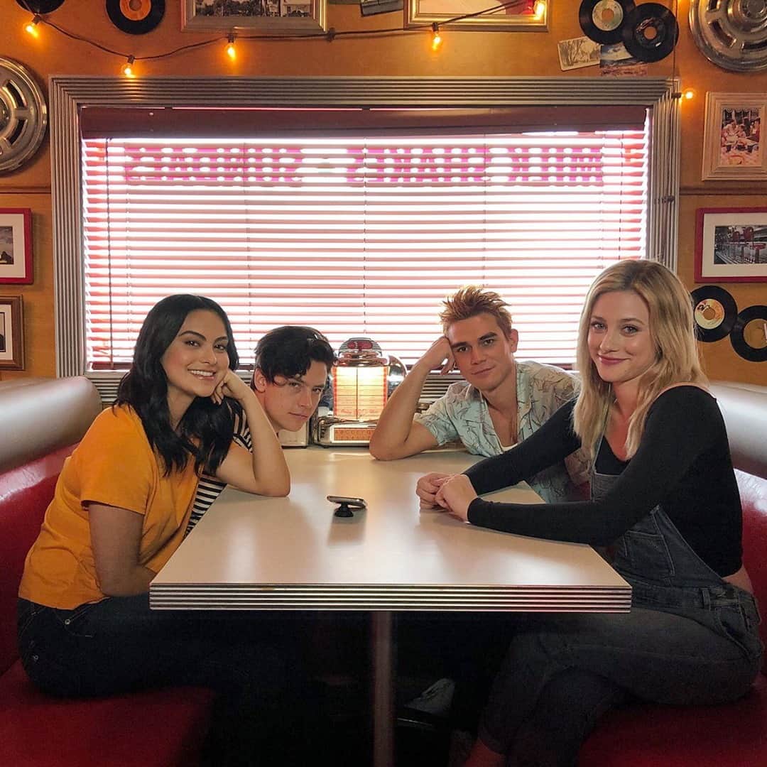 Teen Vogueさんのインスタグラム写真 - (Teen VogueInstagram)「Believe it or not, #Riverdale is about to get even *weirder* 🤭 Season 5 will jump 7 years into the future, finding the gang working, getting married, and... going to war? Watch the trailer at the link in bio.」2月5日 6時16分 - teenvogue