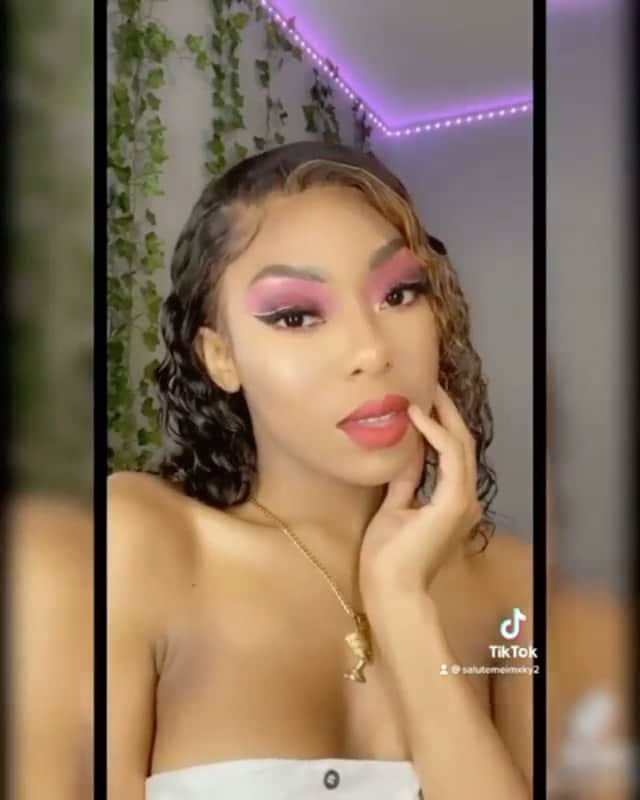 アシャンティのインスタグラム：「Ok.... we have entered the next level of the #iwantyouchallenge 😍😍😍💄💄💄 @saletemeimxky」