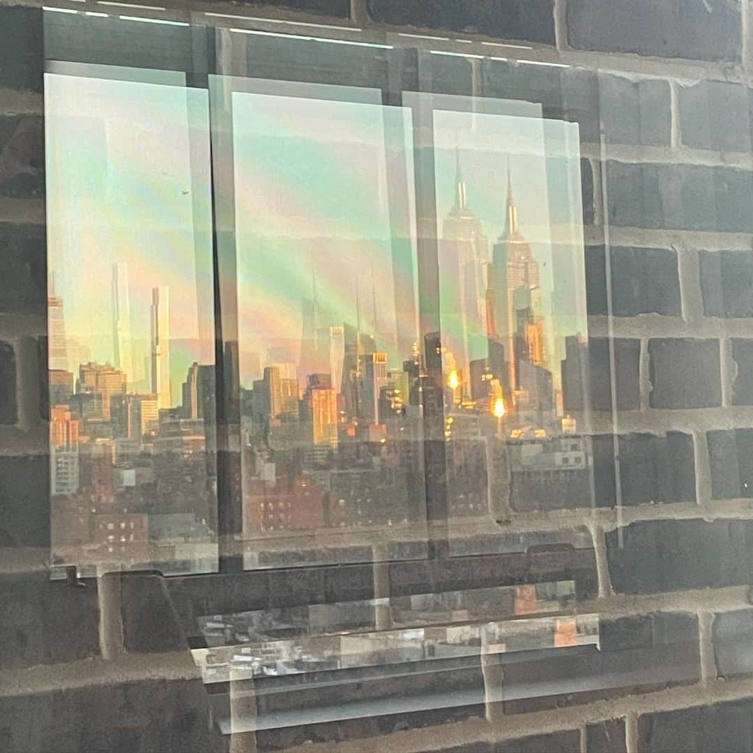 オランピアルタンのインスタグラム：「Reflections ✨#iloveny 🤍」