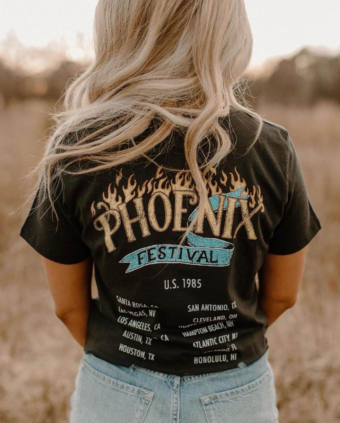 プリンス ピーターさんのインスタグラム写真 - (プリンス ピーターInstagram)「🌵🦅🔥Find at @vintageleopard!🔥🦅🌵  #PhoenixFestival #Phoenix #Arizona #tee #graphictees #graphictee #comfy #comfystyle」2月5日 7時16分 - prince_peter_collection