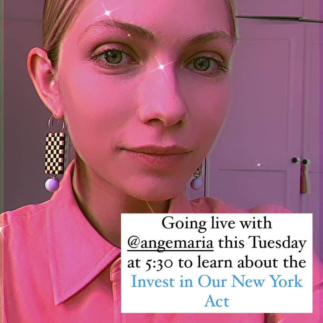 タヴィ・ゲヴィンソンのインスタグラム：「Going live here on IG 2/9 at 5:30 EST to talk to @angemaria about the Invest in Our New York Act ⚠️⁣ ⁣ We’ll learn about the 6 bills under the Act that are moving through the legislature as well as Angeles’ work with @maketheroadny 🦋⁣ ⁣ TUNE IN 📺⁣ ⁣ #InvestInOurNewYork #TaxTheRich #FundExcludedWorkers」