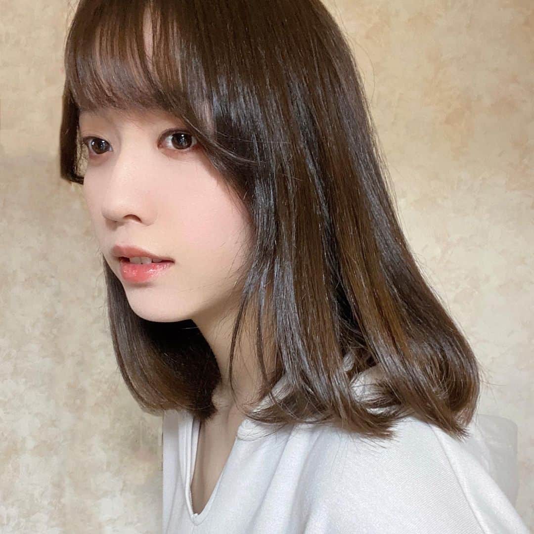東城茉里のインスタグラム：「hairstyle @babashintaroh ﻿ ﻿ ﻿ 💇‍♀️﻿ ﻿ ﻿ ﻿ ﻿ ﻿ #photo#写真#メイク#ナチュラルメイク#ヘアカラー#髪型#ボブ女子#ミディアムボブ#ベージュカラー#ヘアアレンジ#内巻きボブ#girl#japanesegirl」