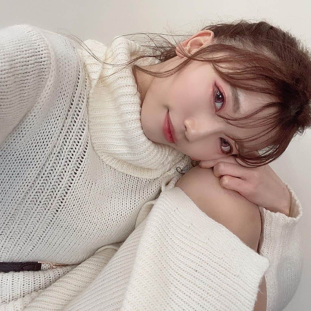 石原美沙紀のインスタグラム：「ポニーテールっていいよね🥰 #instagood #instalike #instafashion #japanesegirl #cute #自撮り #自撮り女子  #ガーリー  #アイドル #地下アイドル #今日のコーデ #ファッション #selfie #followｍe #likeforlikes  #ピンクヘアー #ピンクブラウン #ヘアアレンジ #ヘアスタイル #サロンモデル #salon #salonmodel #ポニーテールアレンジ #ポニーテール」
