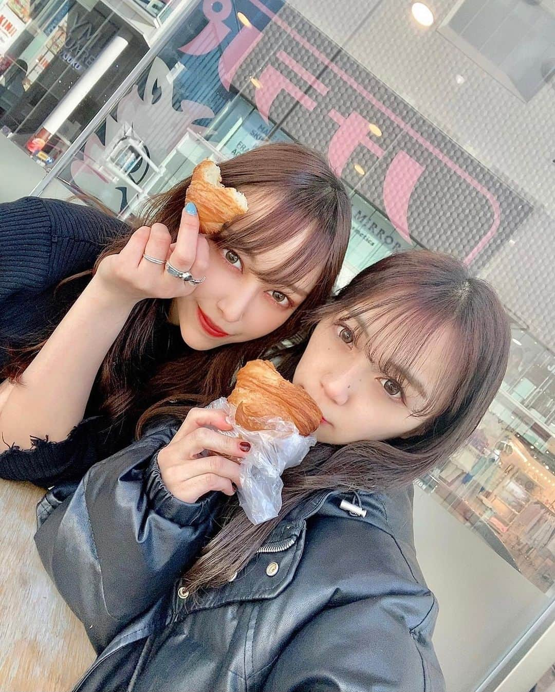 長谷川ジェシカのインスタグラム：「🥖🍞🥐🥪🥯 「なんすかぱんすか」っていうパン屋が大好きだから、 ゆきかちゃん(@yukika_1029 )連れてった⸜( ॑꒳ ॑ )⸝⋆*  バターをたっぷり使ったクロワッサン 「ジュワッサン」激ウマだったぁ！ @harajukunansuca」