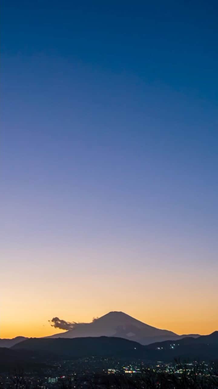 tomohiro koshikaのインスタグラム：「OMD EM5 mk2‬ ‪‬M. ZUIKO 17mm 15:03 to 26:02 ProSoftonClear + StarryNight + Half ND64 https://tomohirokoshika.myportfolio.com」