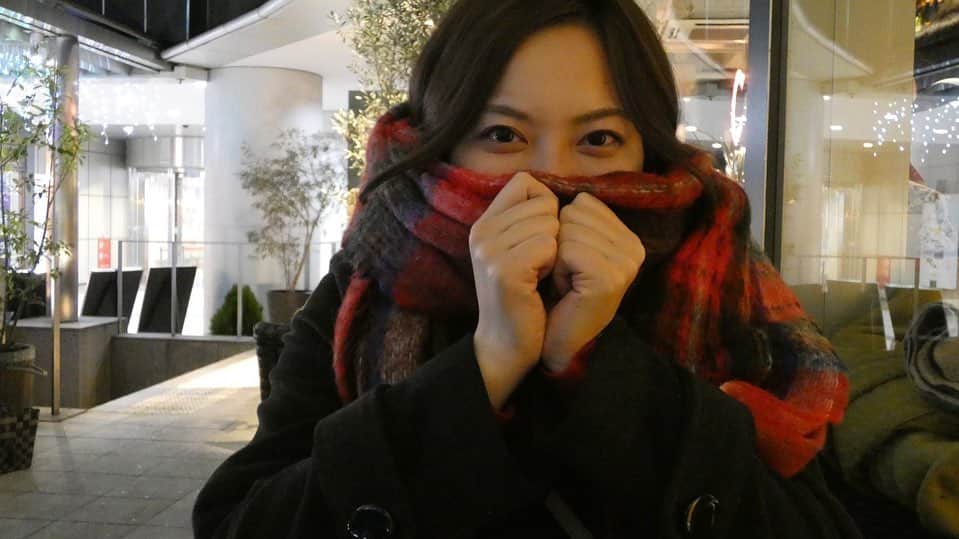 志村玲那さんのインスタグラム写真 - (志村玲那Instagram)「#毎日寒いけど笑顔だよーっ #ぬくぬく #マフラー女子  #apexの動画のせたの #YouTubeに #みんな見てね♡  #あやきカメラ #一眼レフ #ポートレート」2月5日 17時54分 - rena_shimura
