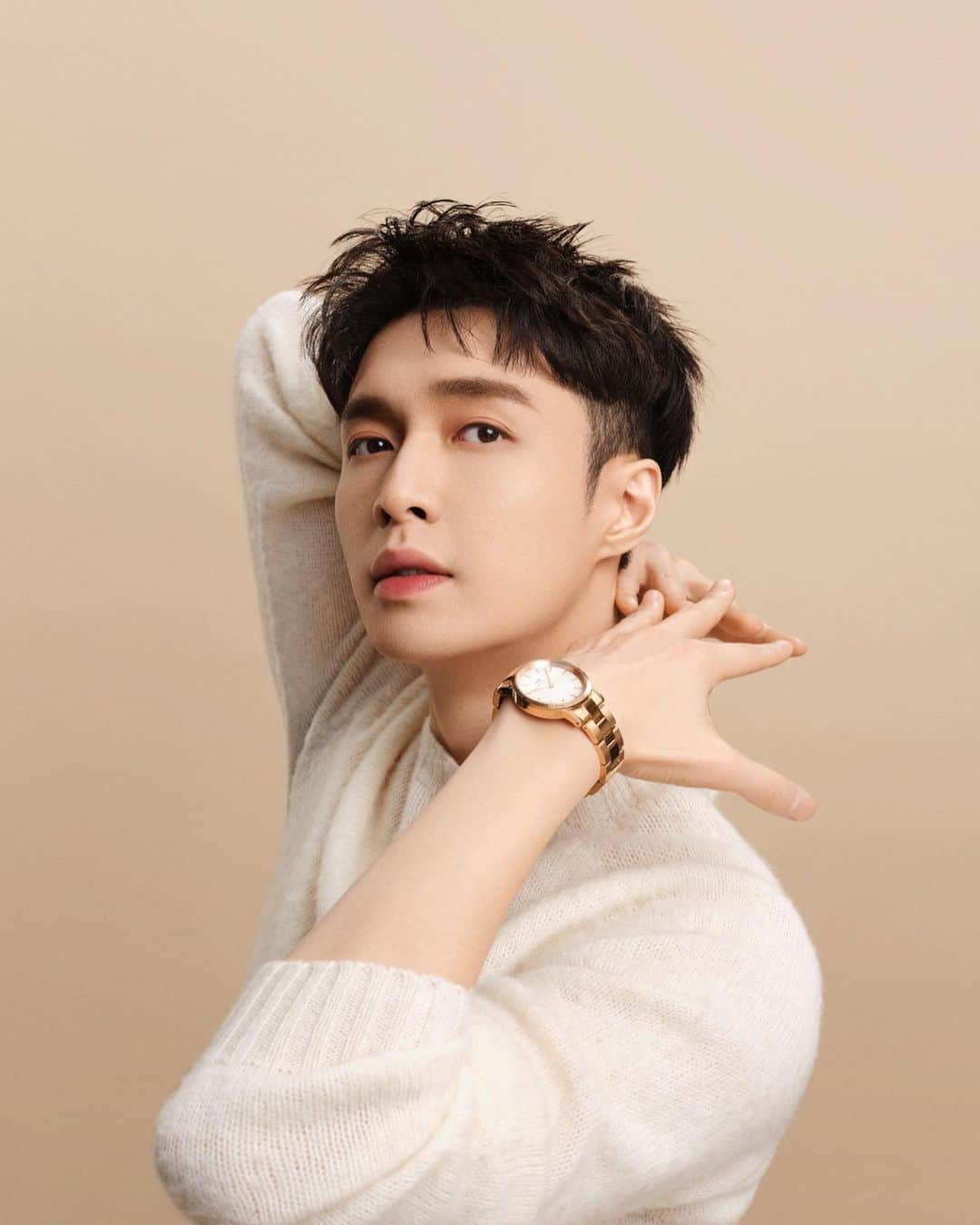 ダニエルウェリントンさんのインスタグラム写真 - (ダニエルウェリントンInstagram)「Our global brand ambassador @layzhang wearing the Iconic Link in rose gold. Visit link in profile to explore the full collection. #LayZhang #DanielWellington #ICONICLINK」2月5日 17時56分 - danielwellington