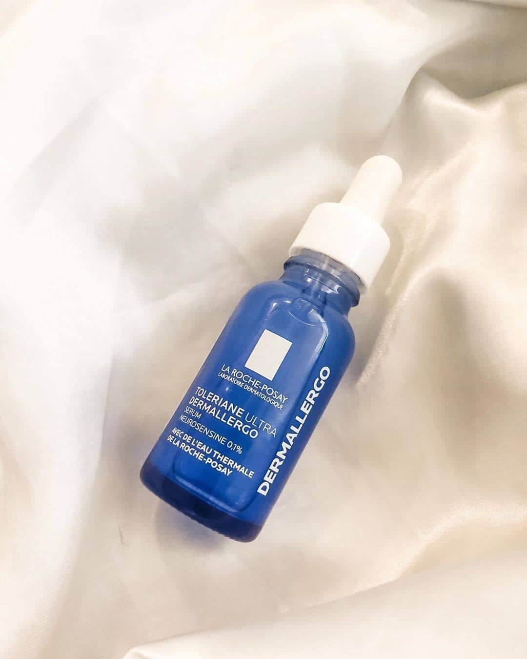 LA ROCHE-POSAY JAPAN ラロッシュポゼのインスタグラム：「＼PLAZA・LOFTでも先行発売中 ♡トレリアンウルトラセラム お客様の声をご紹介／  気温の変化による乾燥や、日々のマスク着用により肌が不安定な状態に着目した 先月登場！新製品の #トレリアンウルトラセラム 。 肌のバリア機能低下による乾燥に着目し、肌あれから肌を守ります。  すでに、実際に商品を使用した方が多数！モニターの声を一部ご紹介💐  『初めて使用した時の感動が忘れられないくらい気に入りました。つけた途端肌がもっちりとなった感じがありとてもつけ心地が良いです。液のトロッと感が魅力です。（女性 乾燥肌 40代）』 『敏感肌のために美容液は諦めていました。良い商品に出会えて満足しています。（女性 乾燥肌 10代）』 『ベタつきが無い保湿化粧品を探していたのでこちらの製品は探していた物にぴったりでした。（女性 乾燥肌 30代）』 などなど、他にも公式サイトではトレリアン ウルトラ セラムの詳細や使用者の声を紹介中です。  公式サイトで先行販売中！ ご購入後、公式サイトにてこちらの製品の口コミを記載してくださった方には、公式サイトのギフト交換に使えるpointが50Ptもらえます。  是非、チェックしてみてください。  2/18全国発売開始　トレリアン ウルトラ セラム 20ml 3,960円（税込）  #ラロッシュポゼ #larocheposay #ラロポのセラム #保湿美容液 #乾燥肌 #敏感肌 #敏感肌スキンケア  #スキンケアマニア #スキンケア好き #コスメ好き #素肌美人 #新商品 #新発売 #新作コスメ #美容液 #セラム #乾燥対策 #乾燥肌対策 #美肌 #美肌になりたい #肌ケア #デイリースキンケア  #スキンケア好きさんと繋がりたい #コスメ好きさんと繋がりたい #コスメ好き  #コスメ紹介 #美容マニア #潤い肌 #ツヤ肌 #綺麗になりたい」