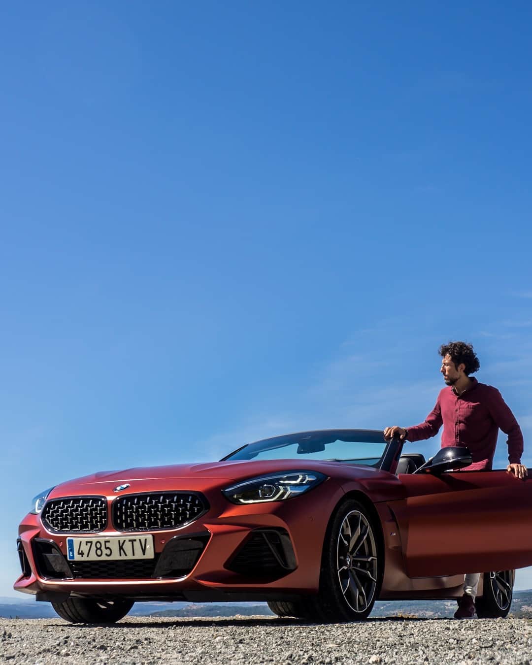 BMWさんのインスタグラム写真 - (BMWInstagram)「Walking on sunshine. The BMW Z4. #TheZ4 #BMW #Z4 #BMWrepost @17coriano @bmwgroupespana」2月5日 18時00分 - bmw